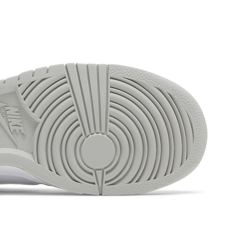 DUNK LOW SE 