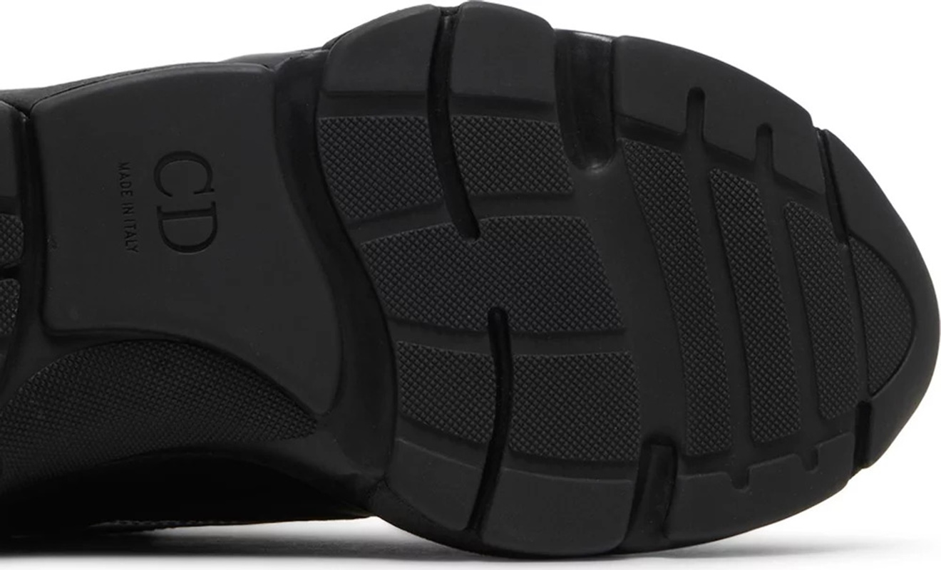 Dior B22