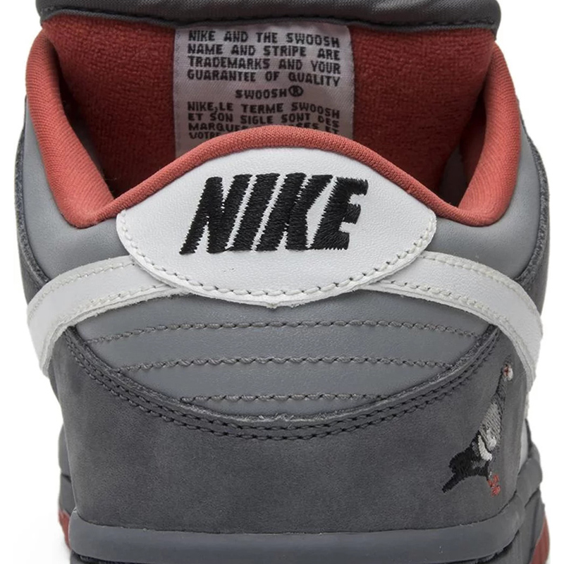 Jeff Staple x Dunk Low Pro SB 