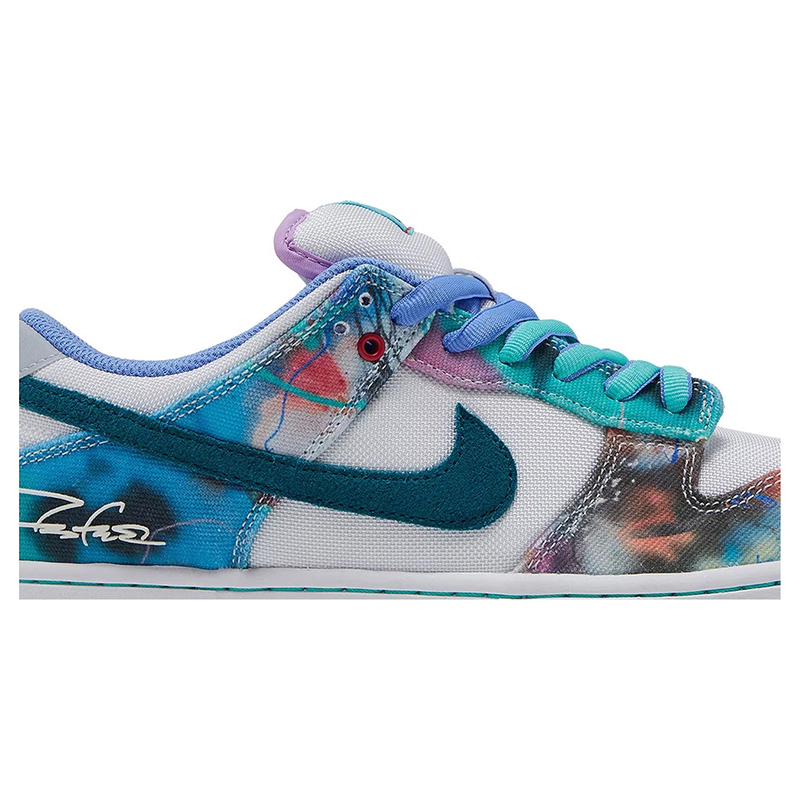 Futura Laboratories x Dunk Low SB 