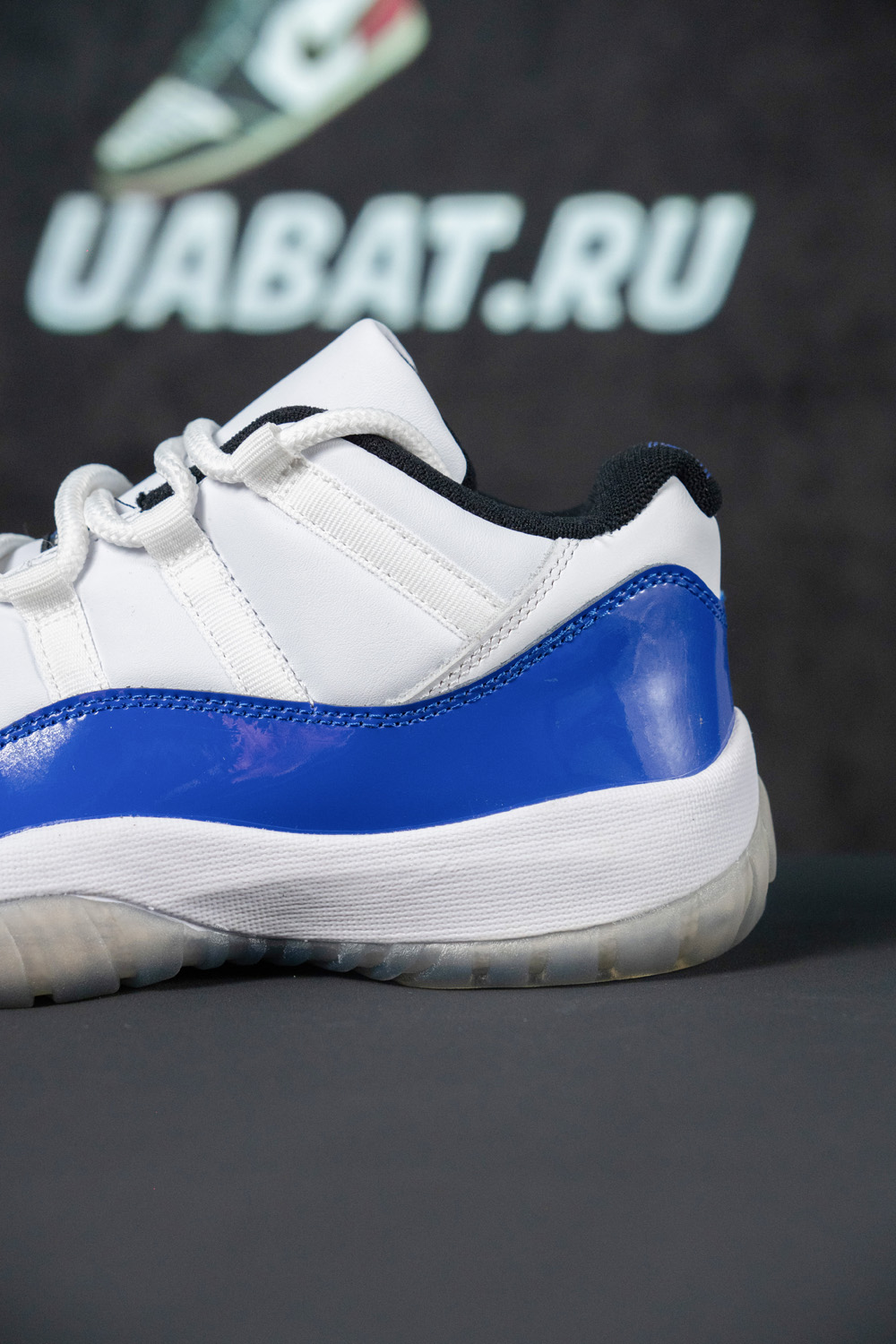 Air Jordan 11 Retro Low 