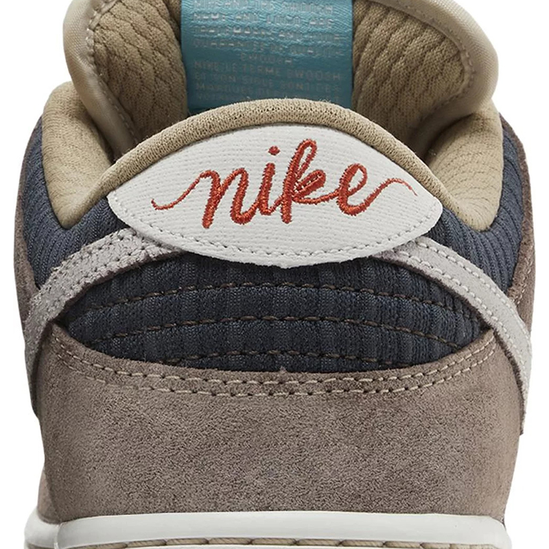Dunk Low SB 