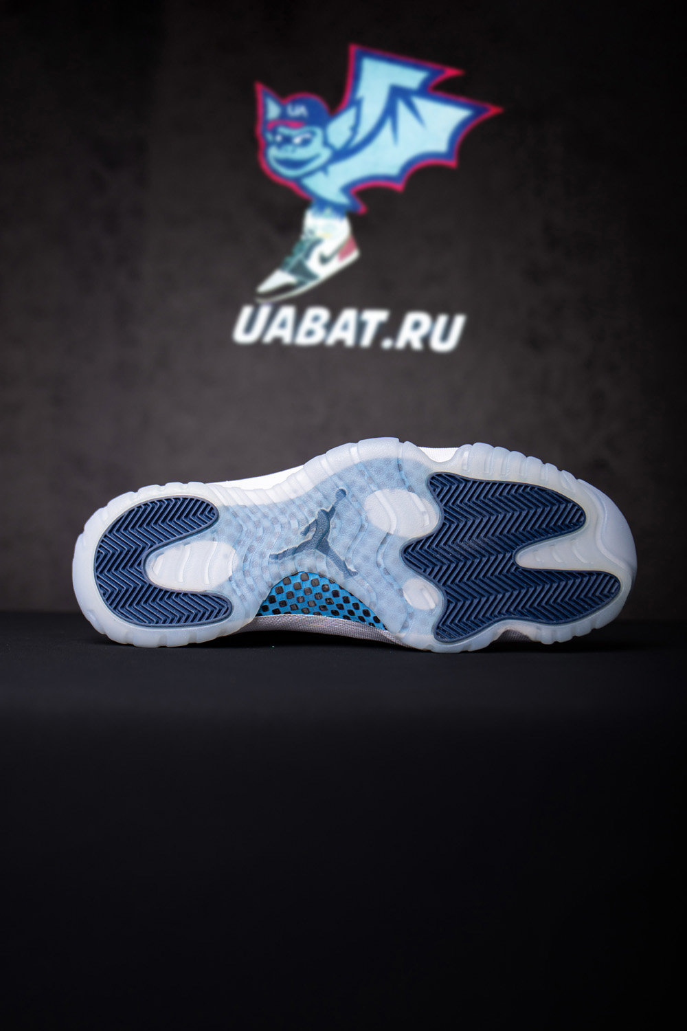 AIR JORDAN 11 RETRO 